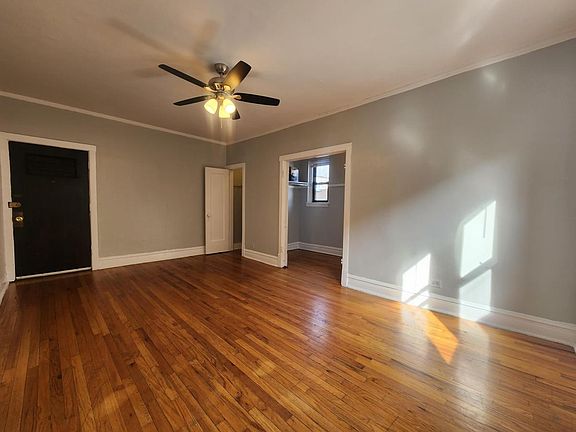 4th image of 3412 W Montrose Ave APT 109