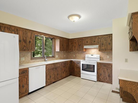 4th image of 8600 176th Ave NW