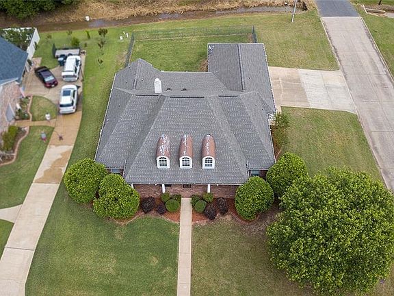 5th image of 5700 Lake Side Dr