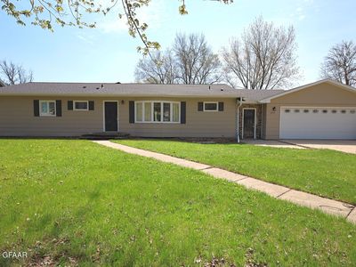 637 E 6th St, Neche, ND, 58265