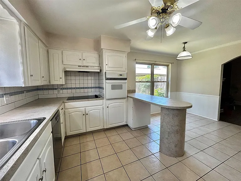 6209 Gayle Dr — Photo 10