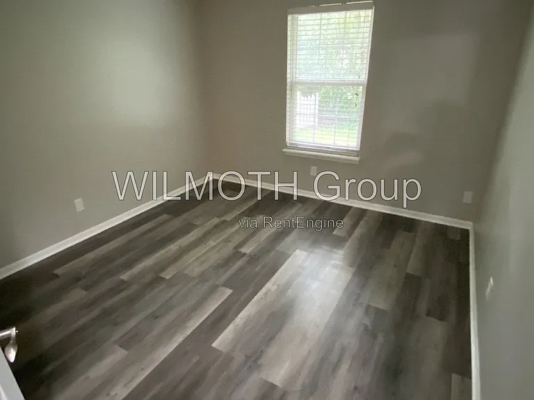 8457 Traders Ct — Photo 12
