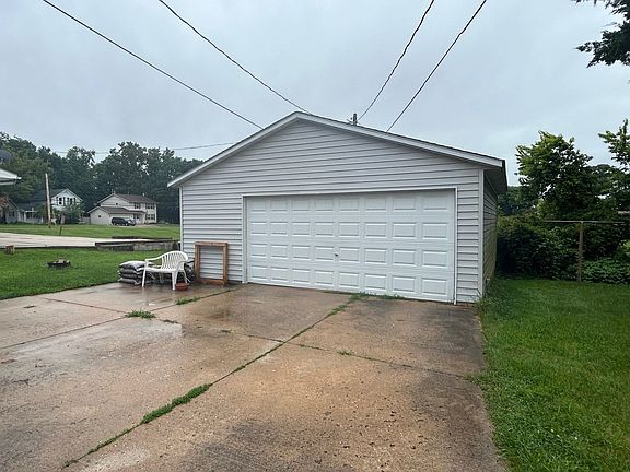 3rd image of 1108 S Pearl St
