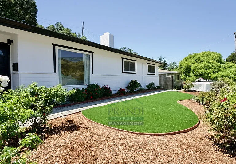 2061 Carolyn Way — Photo 26