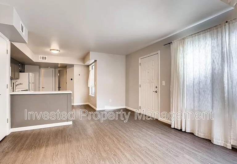 909 S Dawson Way #13 — Photo 2