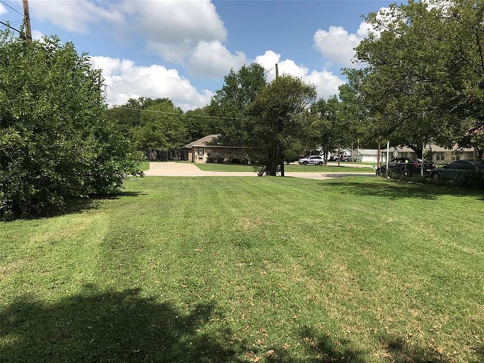 1st image of 403 W Lampasas St Lot 24-25