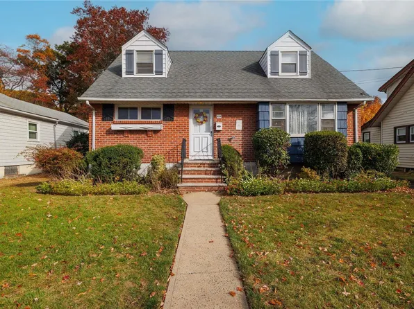 323 Oak Street, South Hempstead, NY 11550