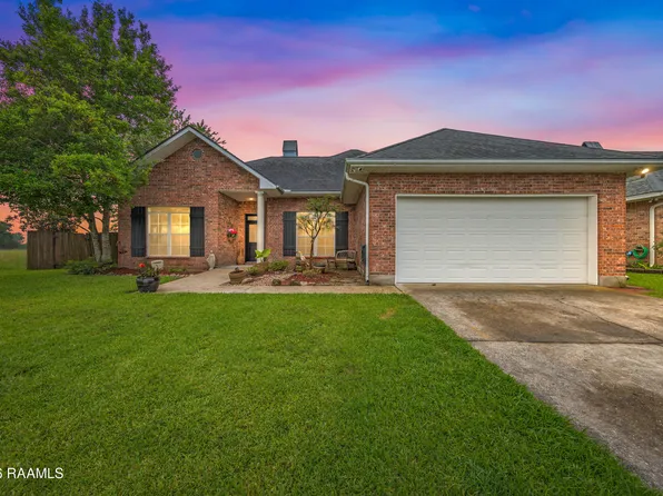 201 Copperfield Way, Youngsville, LA 70592