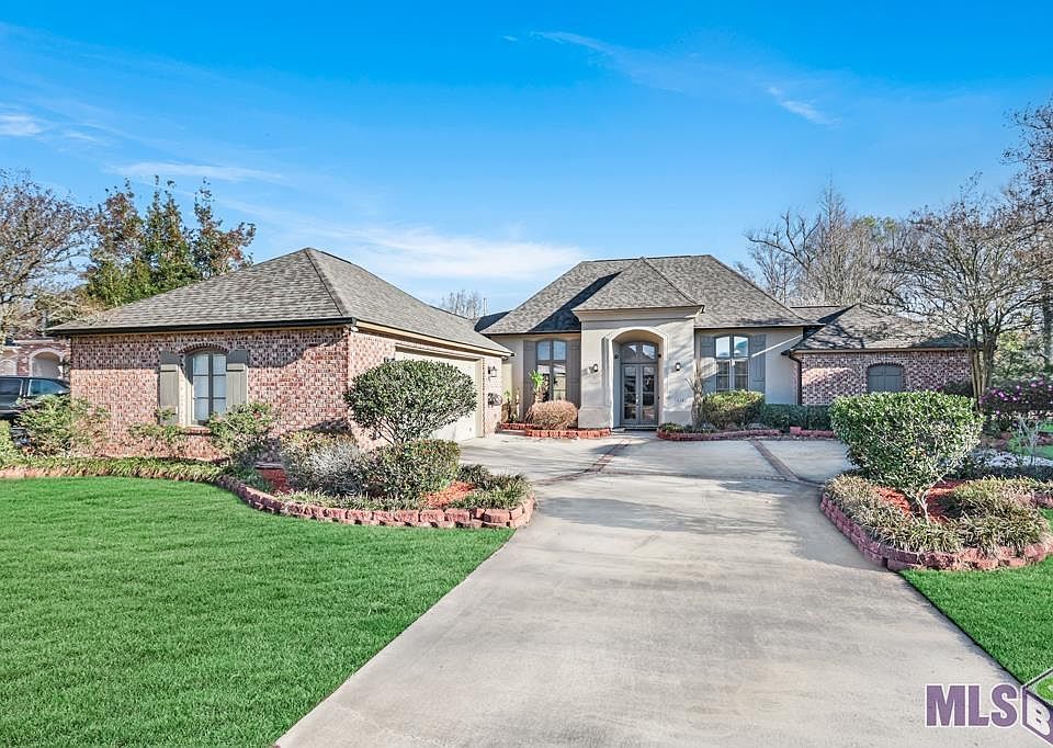 1st image of 18264 Lake Harbor Ln