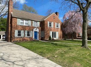 578 Neff Rd, Grosse Pointe, MI 48230