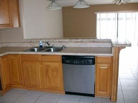 3rd image of 259 Cranbrook Dr