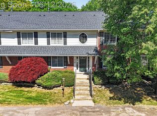 2449 Mulberry Sq APT 32, Bloomfield Hills, MI 48302