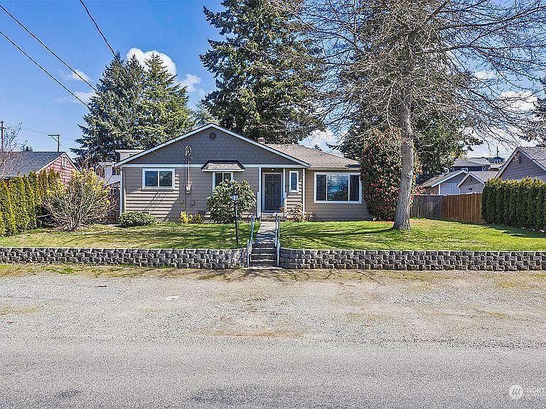 1st image of 2715 Sylvan Dr W