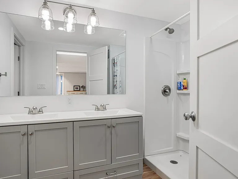 18 E Landing Rd — Photo 24