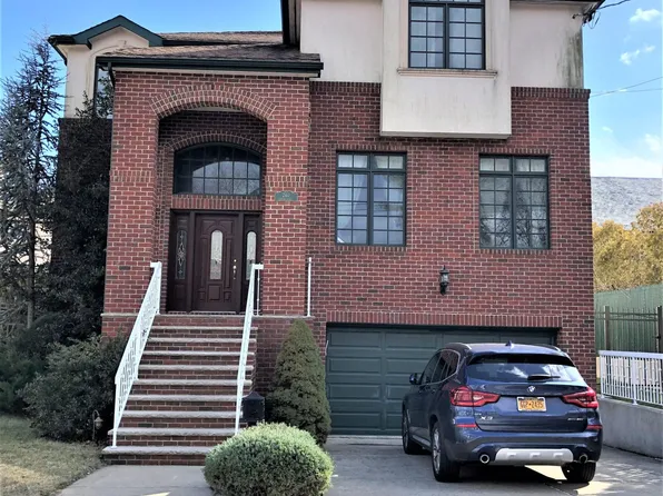 240 Center St, Staten Island, NY 10306