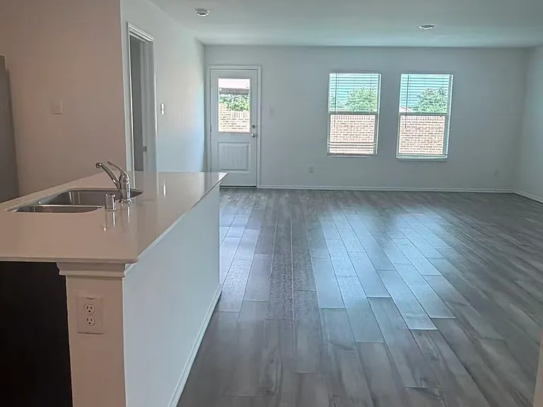 405 Laurenbrooke Dr — Photo 15