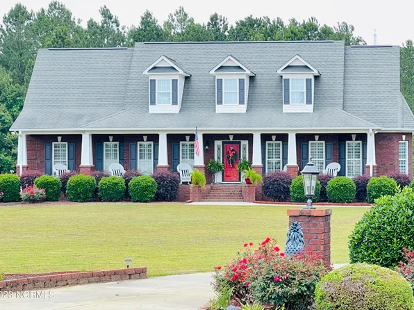 300 Timberwood Lane, Clinton, NC 28328