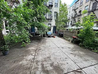 Rented by Tapiro Realty