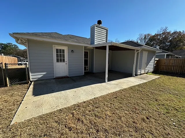 3 bed, 1289 sqft, $1,700 — Photo 2