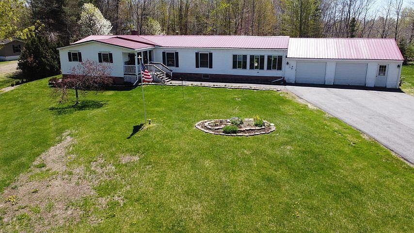 2nd image of 464 Mudgett Rd