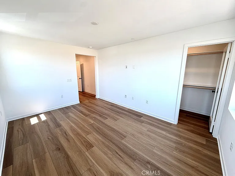 135 Evergreen — Photo 14