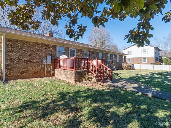 4th image of 472 Abby Park Ln