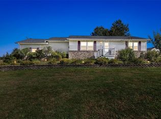 1010 Northview Dr, Center Point, IA 52213