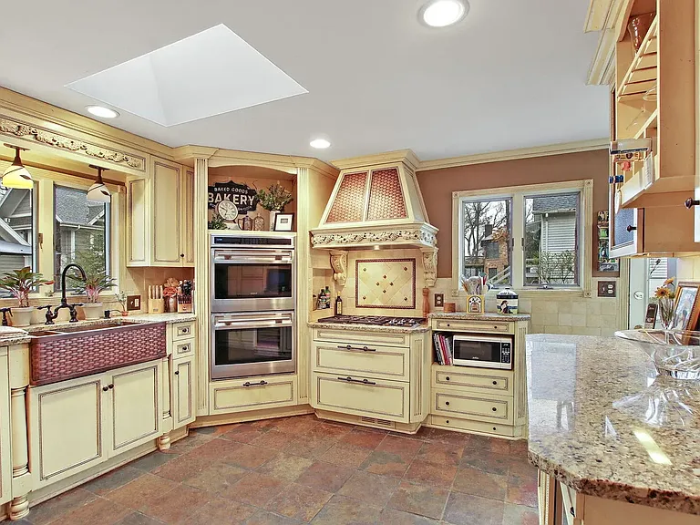642 Agaming Rd — Photo 5