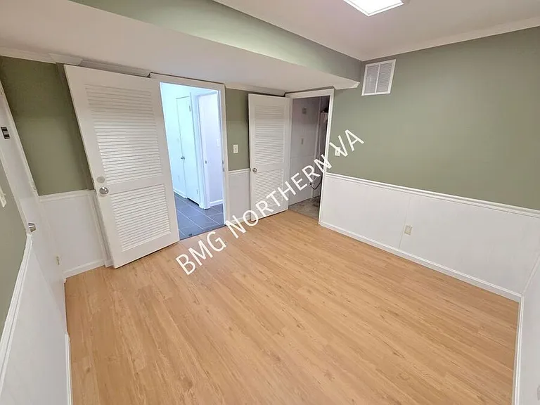 6413 Berkshire Dr — Photo 22