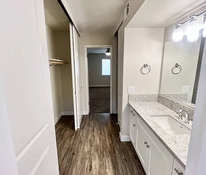33 Hayward Ave #108 — Photo 16