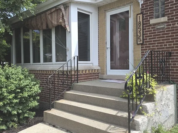 18535 Page Ave, Homewood, IL 60430