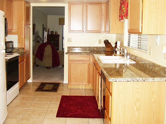 Kit w/oak and granite
