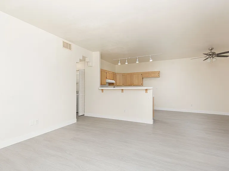 2110 Los Feliz St #1028 — Photo 8