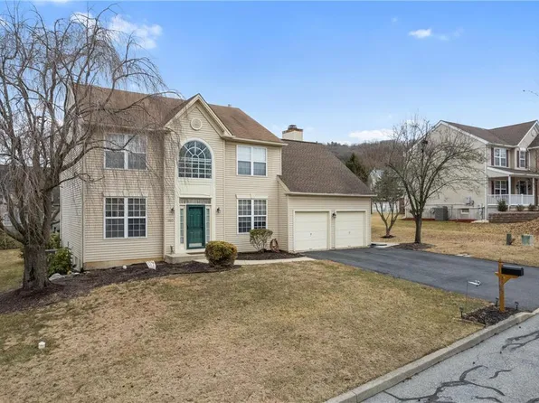 1865 Hoops Ln, Easton, PA 18040