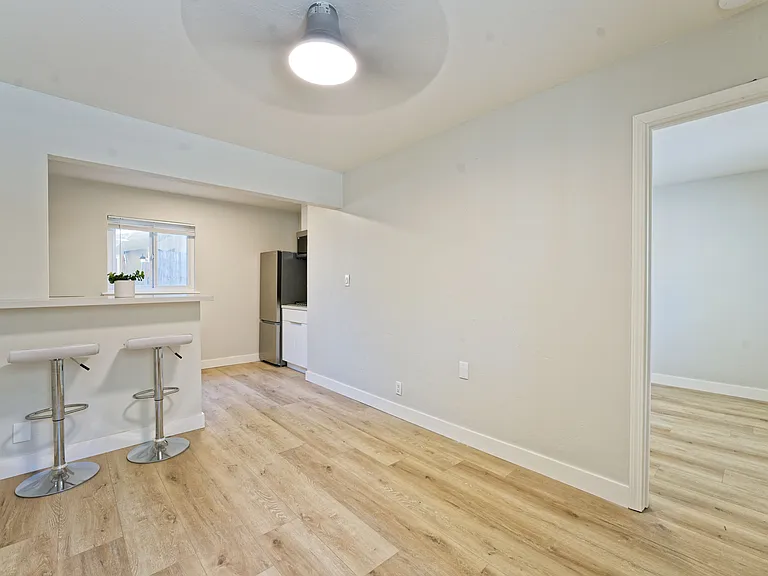 271 N 6th St #3 — Photo 12