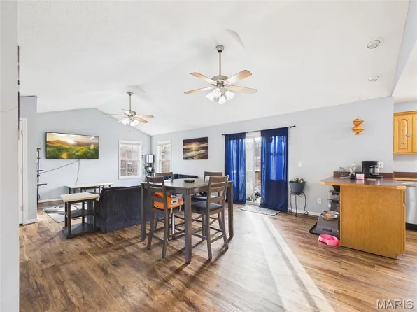15781 Terris Ln, Saint Robert, MO 65584