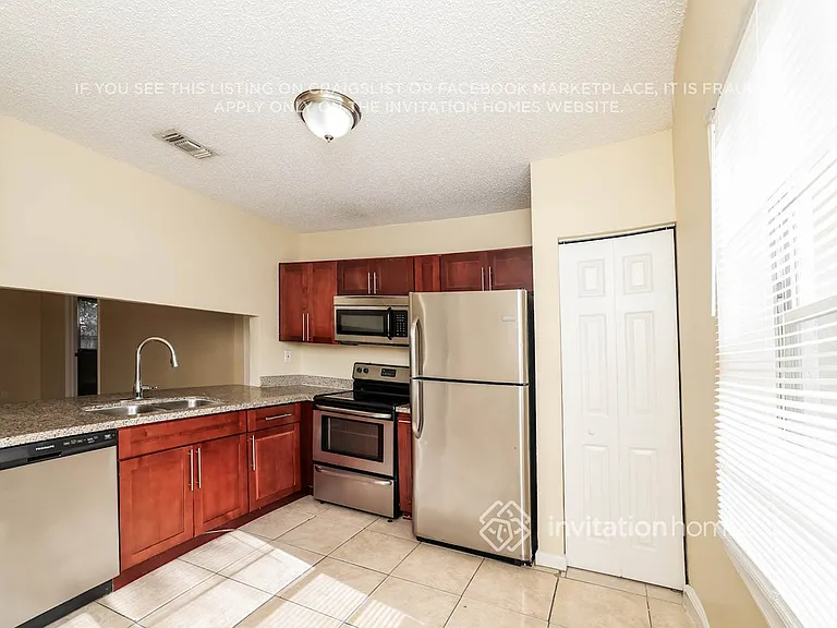 937 SE 3rd Ave — Photo 6