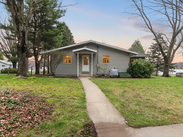 7797 Beverly St, Shelby, MI 49455