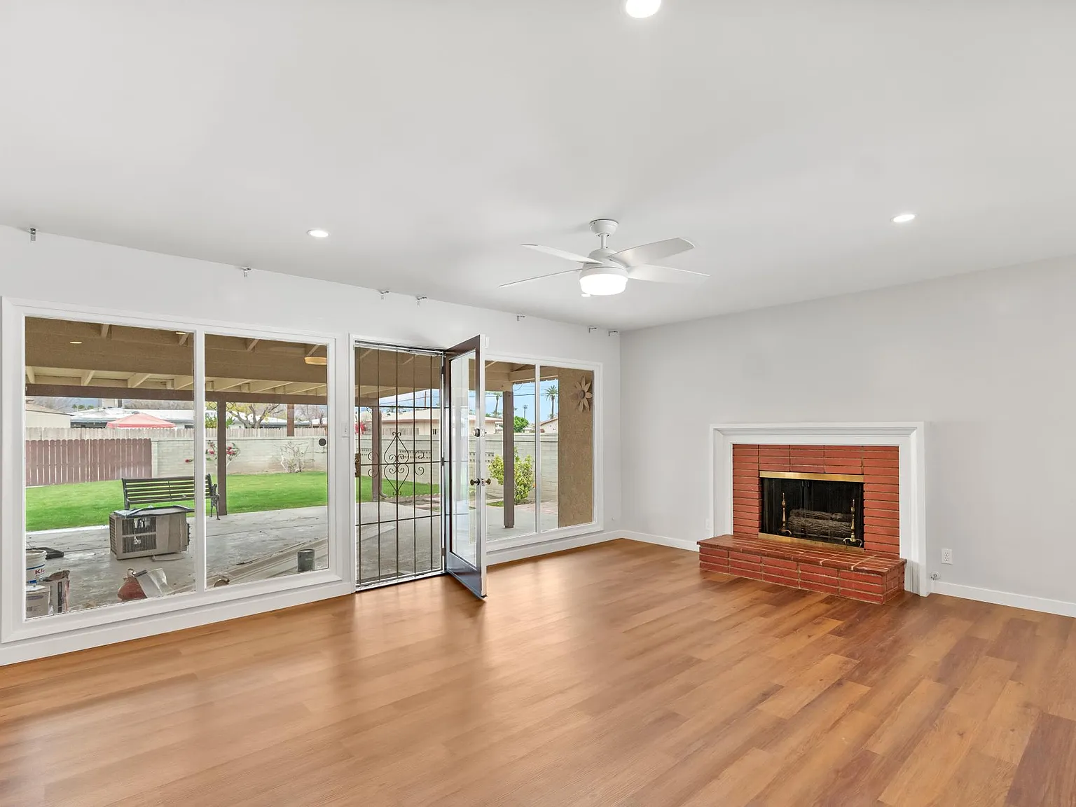 3 bed, 1300 sqft, $2,600 — Photo 3