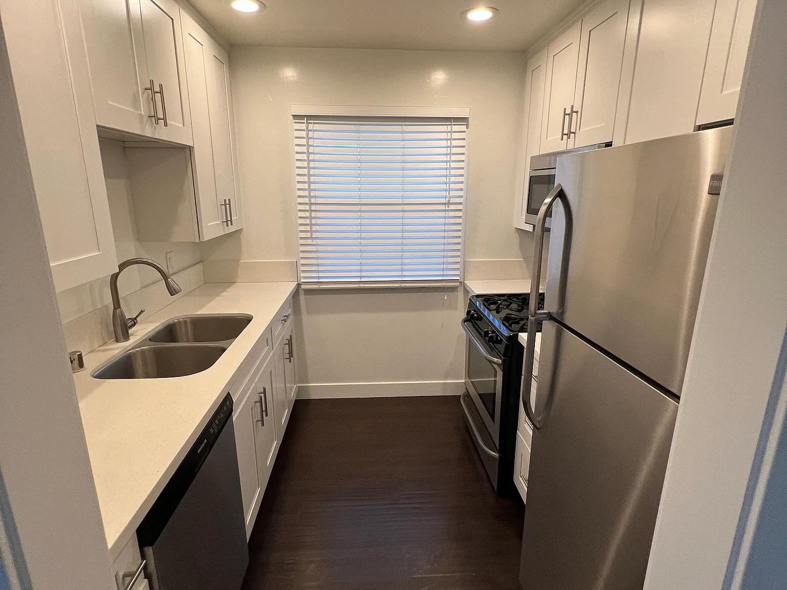 1 bed, 575 sqft, $1,990 — Photo 4