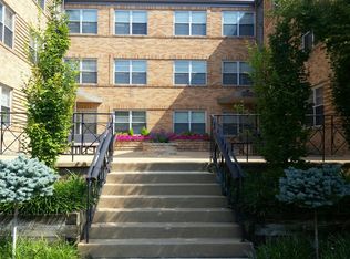 7563 Clayton Rd APT 101, Saint Louis, MO 63117