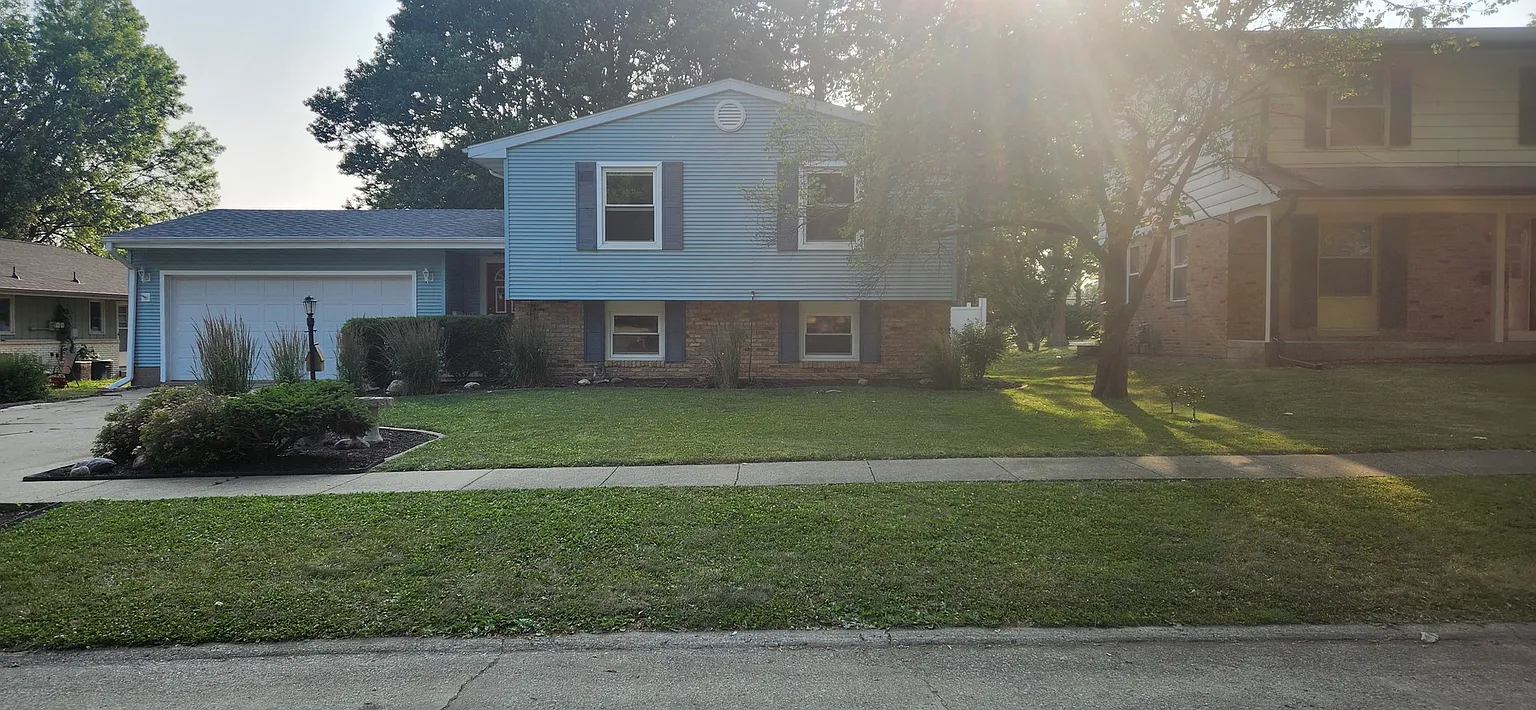 2511 Combes St photo 1