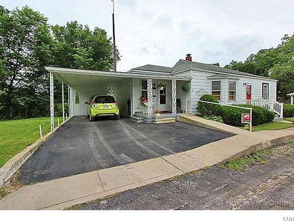 5th image of 898 Jefferson St