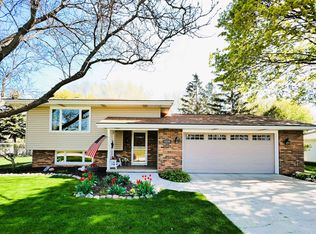 1524 S Covenant Ln, Appleton, WI 54915