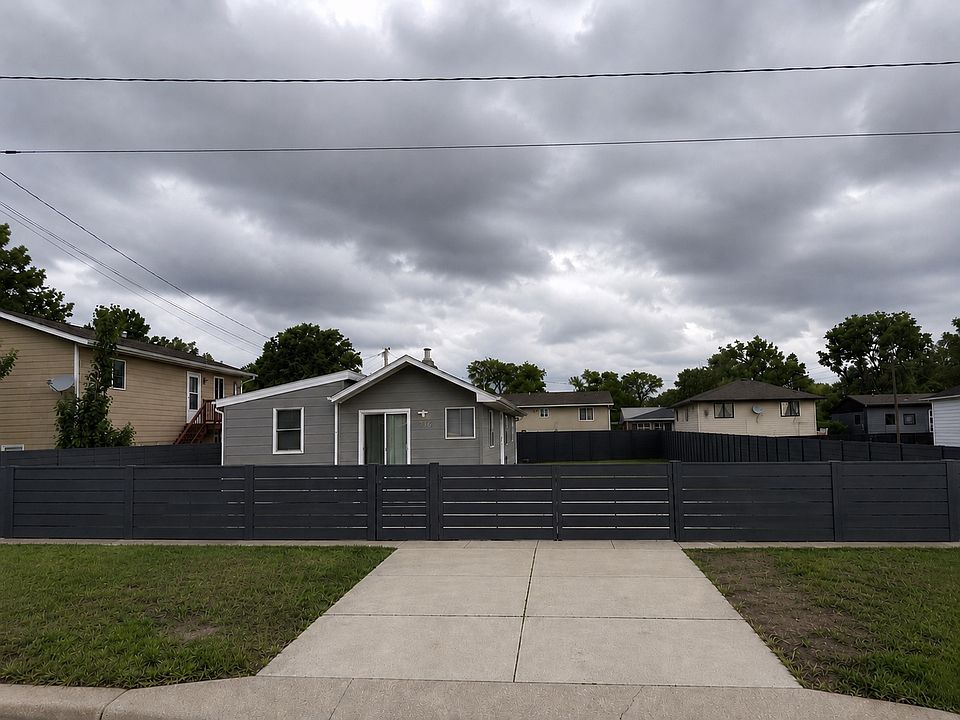 1st image of 716 Crazy Horse St