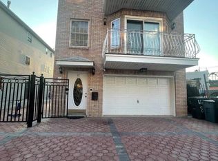 87 Wallis Ave, Jersey City, NJ