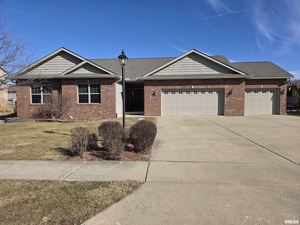 1st image of 111 Miromar Ln