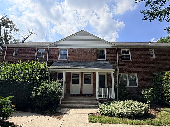 2nd image of 51 Clark Ct
