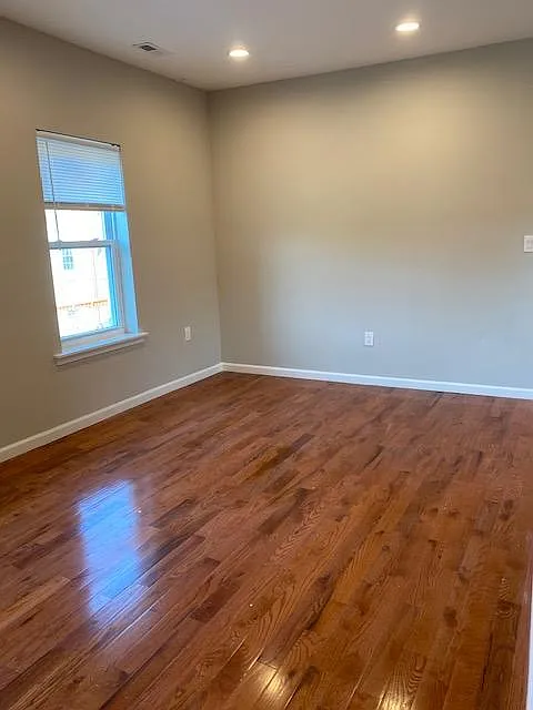 2 bed, 1100 sqft, $1,800 — Photo 4