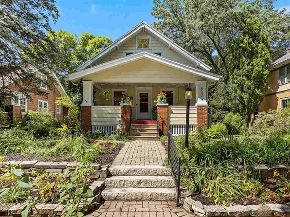 827 Dearborn St, Iowa City, IA 52240